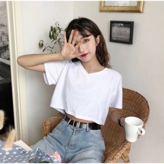 Áo crotop cộc tay cổ tim FROM RỘNG 2 màu đen trắng