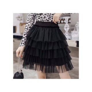 chân váy xòe ngắn nhiều tầng