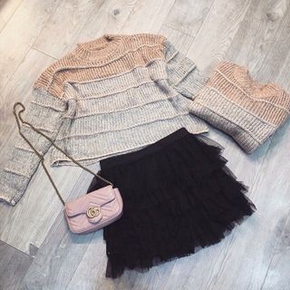 chân váy xòe ngắn nhiều tầng