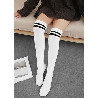 Tất đùi kẻ cổ phong cách Hàn Quốc