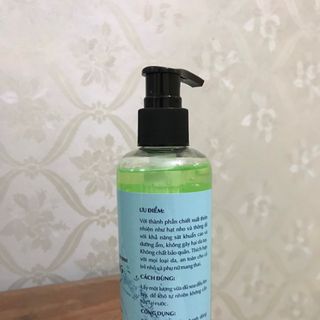 Nước rửa tay diệt khuẩn covid 19 hương trà xanh