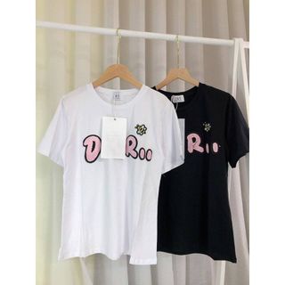 Áo phông thêu chữ nổi và con ong đẹp