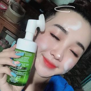 Sữa rửa mặt trị mụn Mai thảo mộc