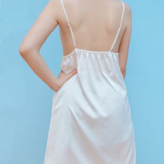 Đầm ngủ phi lụa trắng