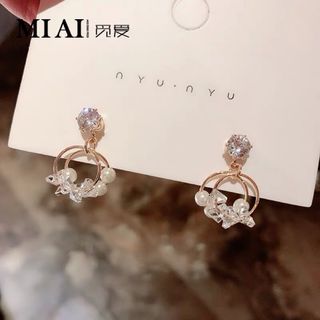 khuyên tai 01