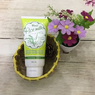Sữa rửa mặt gạo Civic Rice milk Thái 180ml