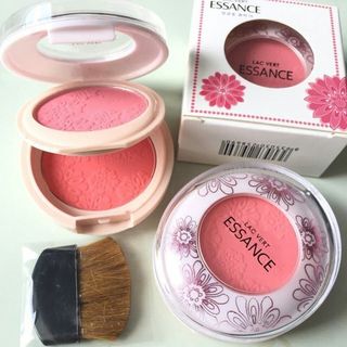 Má Hồng Esance 2 Tầng Việt Nam 16gram tặng cọ