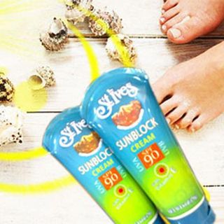Kem chống nắng Stives SPF 90