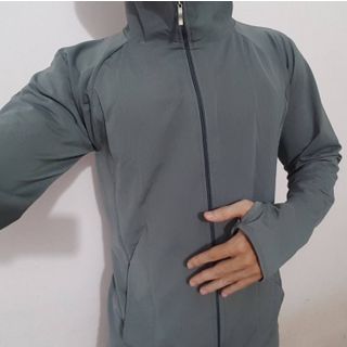 Áo chống nắng thông hơi xỏ ngón cho bạn nam
