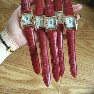 Đồng hồ nữ đỏ