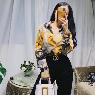 Áo sơ mi LỤA HOA CÚC vàng duyên dáng