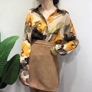 Áo sơ mi LỤA HOA CÚC vàng duyên dáng
