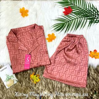 Bộ đồ ngủ gấm cộc họa tiết sang trọng