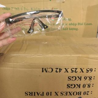 Kính bảo vệ phòng dịch