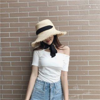 Áo phông CỘC TAY khoét vai cách điệu đẹp