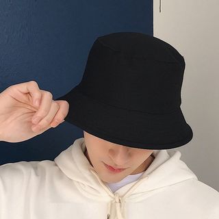 Mũ vải vành tròn đen trơn