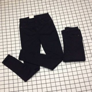 Quần jeans ôm Body đen, trắng