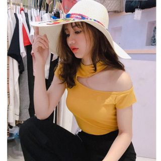 Áo phông khoét LỆCH VAI gợi cảm