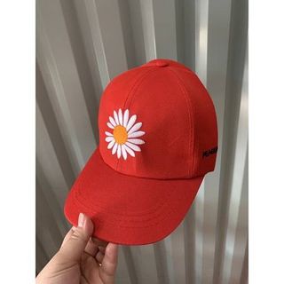 Mũ lưỡi trai hoa cúc thiếu cánh