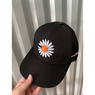 Mũ lưỡi trai hoa cúc thiếu cánh