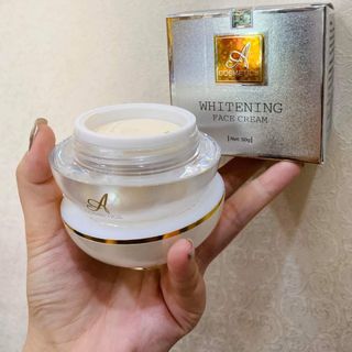 KEM FACE PHÁP A Giúp da bạn hồng hào, trắng mịn Se khít lỗ chân lông Mờ vết thâm Trị mụn cám, mụn dưới da