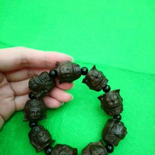 Vòng gỗ đeo tay sắc nét