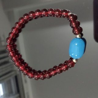 Chuỗi đeo tay phong cách mới y hình