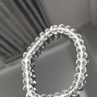 Chuỗi hạt pha lê cầm nặng tay