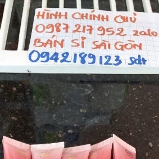 Son xăm màu đỏ