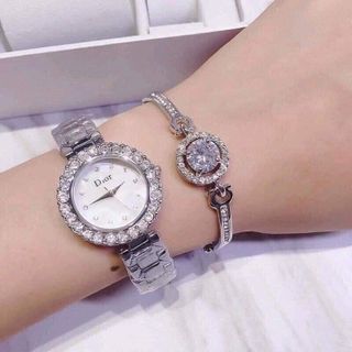 Đồng hồ và lắc tay