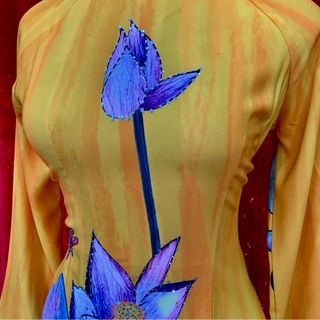 Áo dài sen sơn dầu