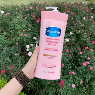 Sữa Dưỡng Thể Vaseline Healthy White UV Lightening 725ml