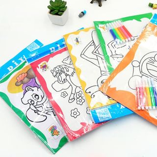 bộ tranh gồm 2 tờ tranh 19cm x 26cm kèm 4 cây bút lông giá 8k có nhiều mẫu tranh đẹp