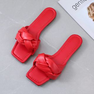 Dép bệt ngang bím to