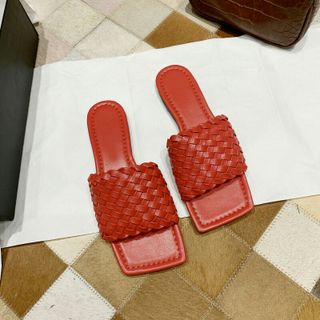 Dép bệt ngang đan bảng to from bụi