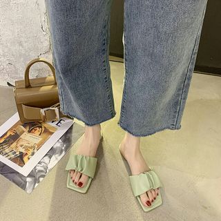 Dép bệt quai nhún