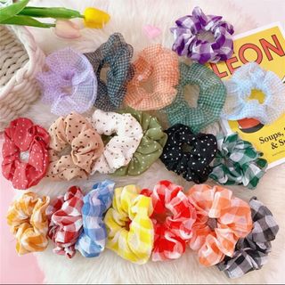Cột tóc Scrunchies kẻ caro