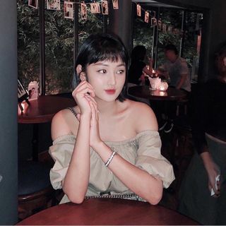 Váy thô trễ vai tay bồng thắt eo