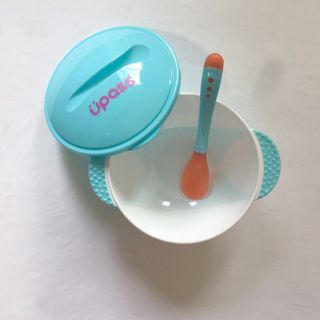 Bát ăn dặm chống đổ kèm thìa cảm ứng nhiệt Upass