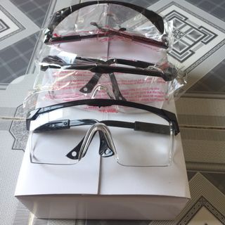 Kính bảo hộ trong suốt, gộng đen