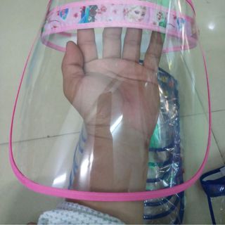 Kính chắn bảo hộ cho Bé