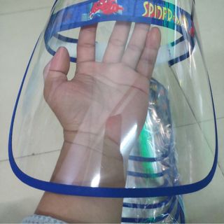 Kính chắn bảo hộ cho Bé