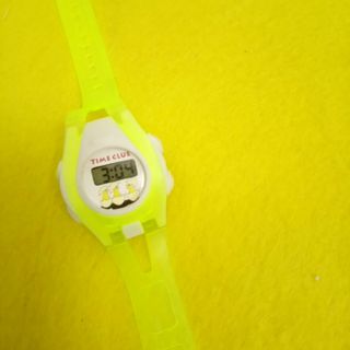 Đồng hồ điện tử nhiều màu