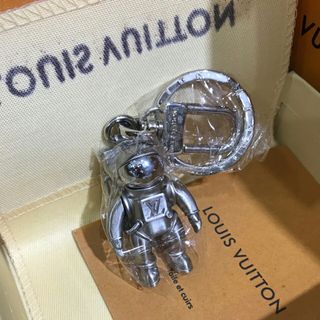 móc khóa L.V phi hàng gia full box