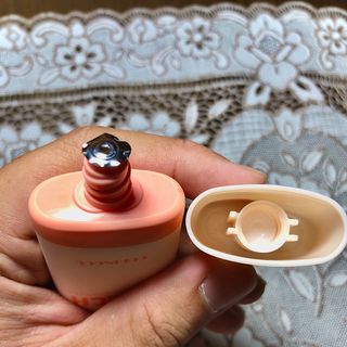 Kem dưỡng trắng da Peach Coringco