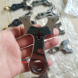 Ná cao su UFO Đinh ba bóng inox 304