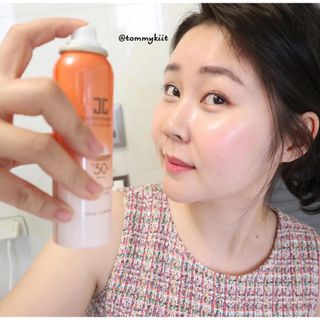 Xịt chống nắng Real Water Brightening Black Sun Pray JayJun
