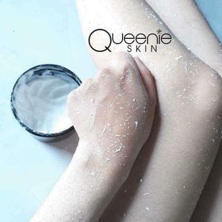 TẨY TẾ BÀO CHÊT SỮA DỪA NON QUEENIE SKIN