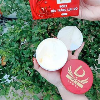 Kem body lựu đỏ