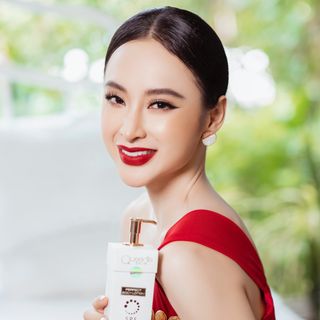 KEM BODY TRUYỀN TRẮNG CHÂN LÔNG QUEENIE SKIN 300ml giá sỉ